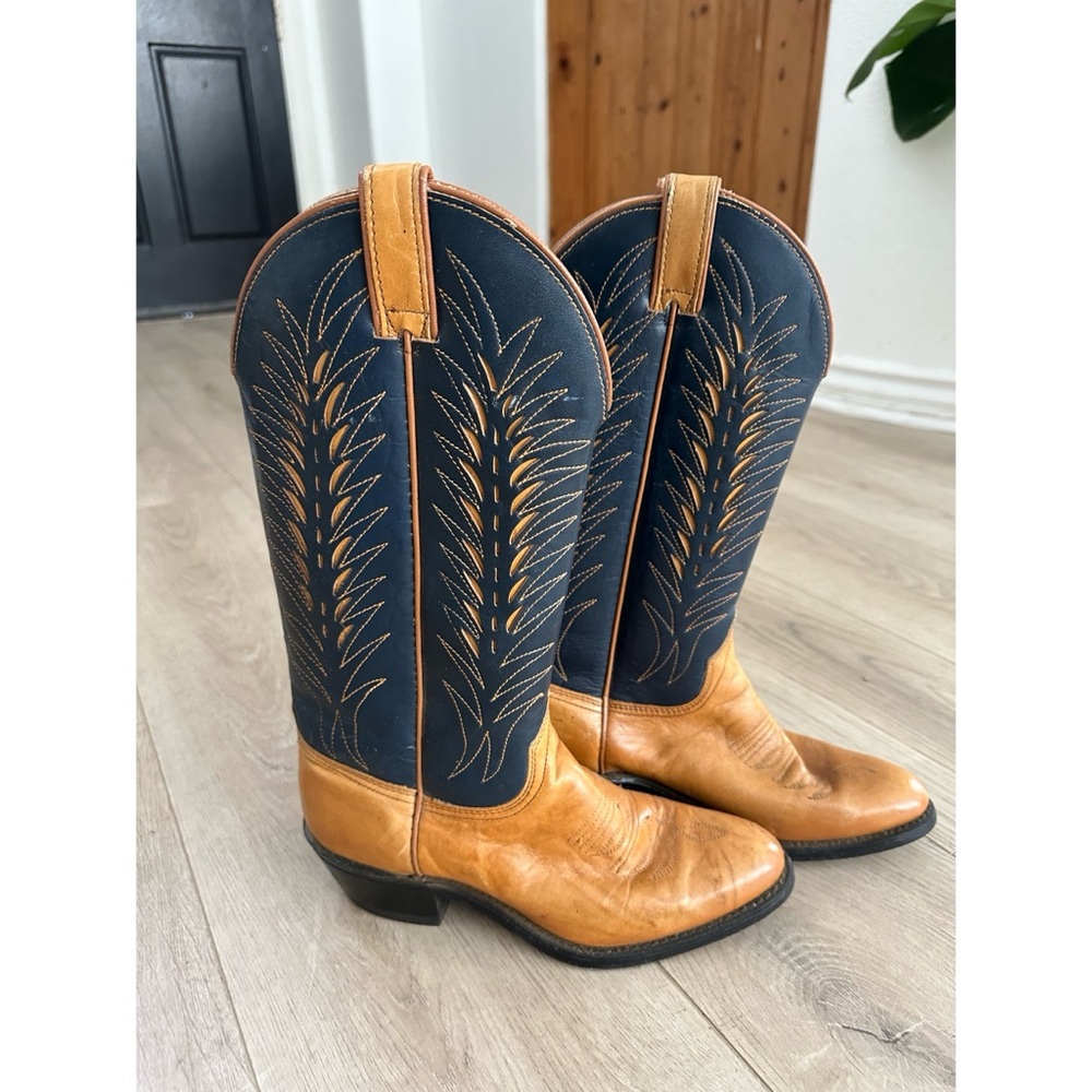 Wrangler Beige and Blue Cowboy Boots
